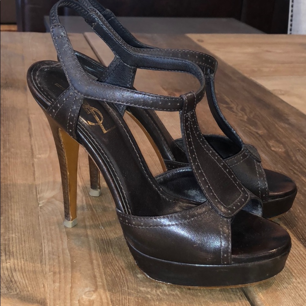 Gorgeous YSL Leather Heels 👠 👠